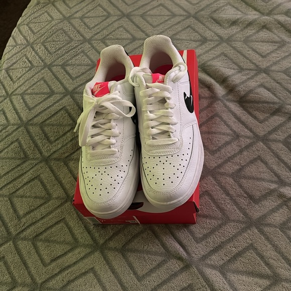 WMNS Nike Court Vision low - Picture 2 of 5